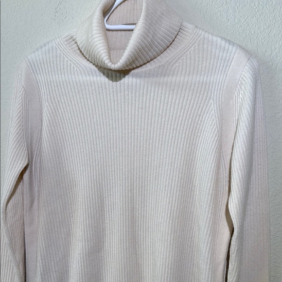 Peter Millar 100% Cashmere Ribbed Turtleneck Sweater - Picture 2 of 10